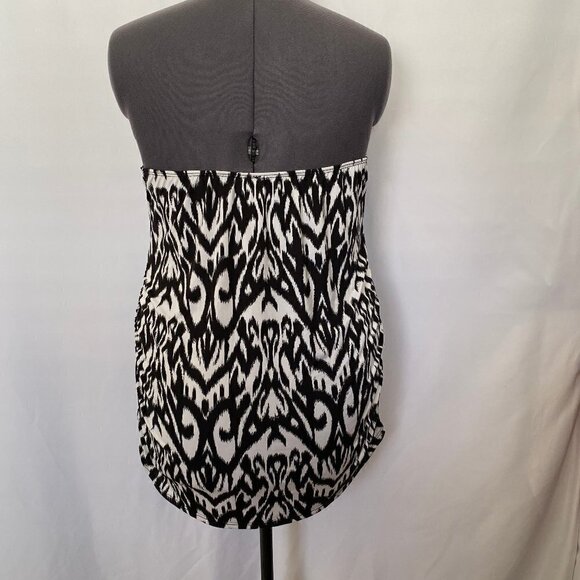 Kiwi Black & White Strapless Ruched Top Size 2X - Picture 4 of 9